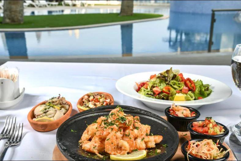 Mimoza Beachfront Hotel & Restaurant Фамагуста Екстериор снимка