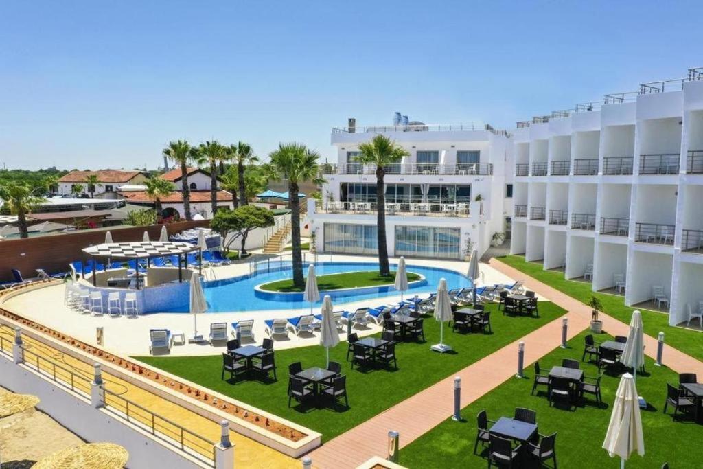 Mimoza Beachfront Hotel & Restaurant Фамагуста Екстериор снимка