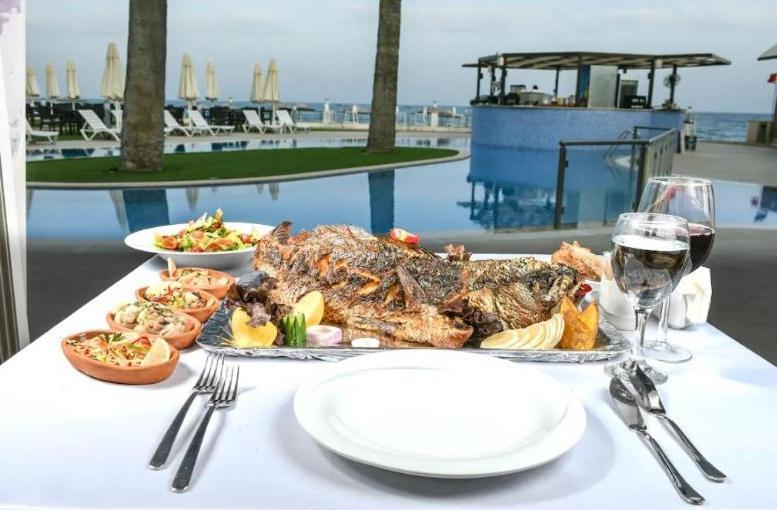 Mimoza Beachfront Hotel & Restaurant Фамагуста Екстериор снимка