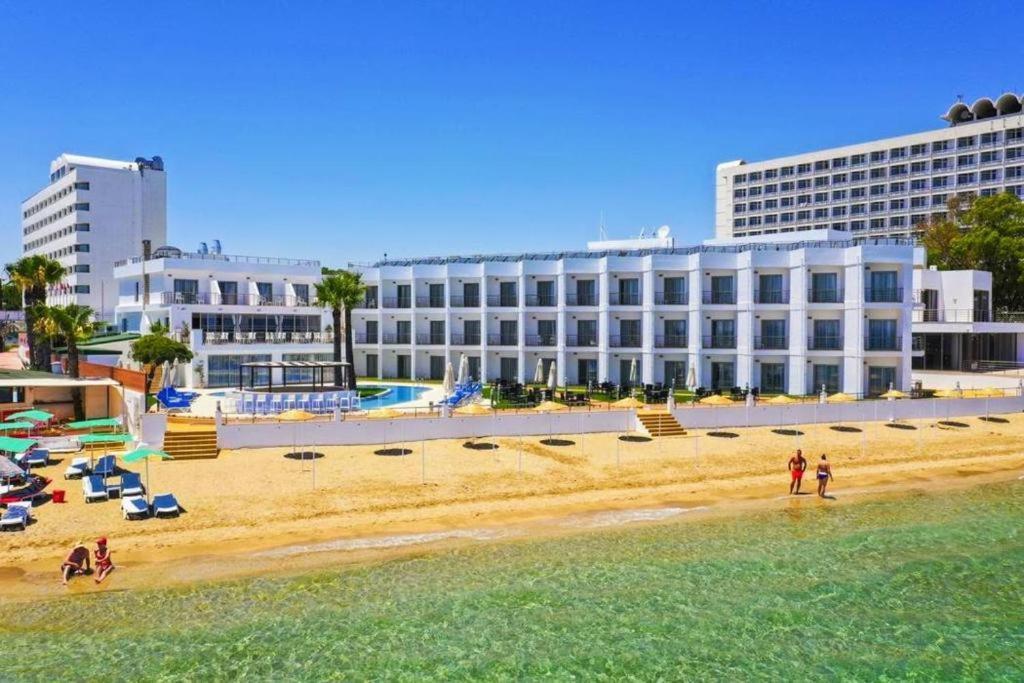 Mimoza Beachfront Hotel & Restaurant Фамагуста Екстериор снимка